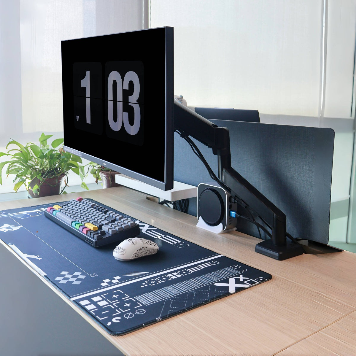 CX04 Ergonomic Gas Spring Single Monitor Arm (17–32")